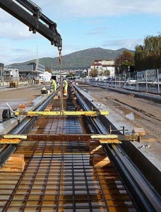 SUMINISTRO DE MANTA ANTIVIBRATORIA Y SISTEMA DE ENCHAQUETADO DE VÍA EN ACCESO FERROVIARIO AL PUERTO DE VILLAGARCÍA DE AROUSA